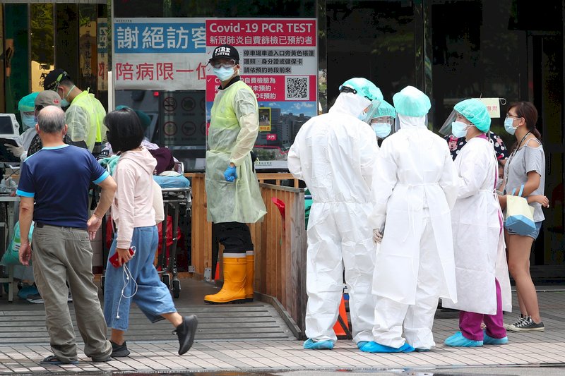 新增37死再創單日新高 19天212人染疫亡 發病到離世平均8.3天