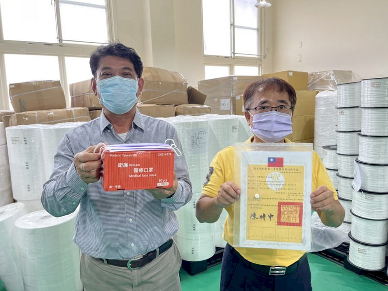 買不到口罩？阿公做給你！金門首家醫療口罩工廠開賣