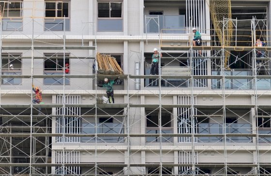 讓廠商、勞工共好！基本工資調整 應注意物價的快速上漲