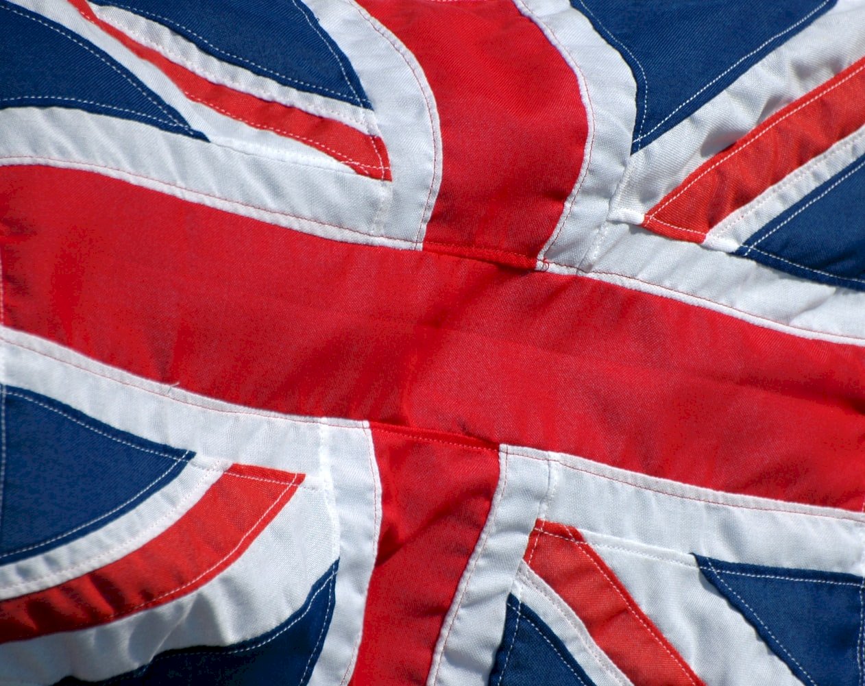 壞消息接踵而至 英國經濟增不確定性