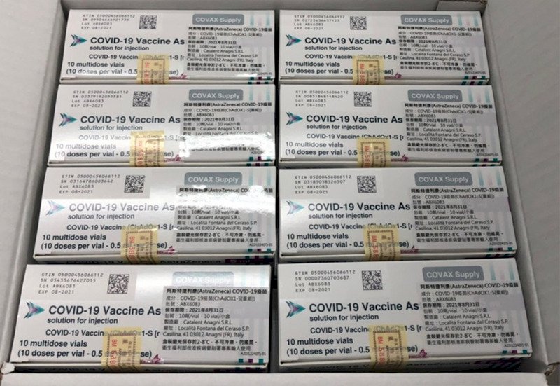 自費再等等！15萬劑AZ疫苗今配發  醫護等三類人員優先施打