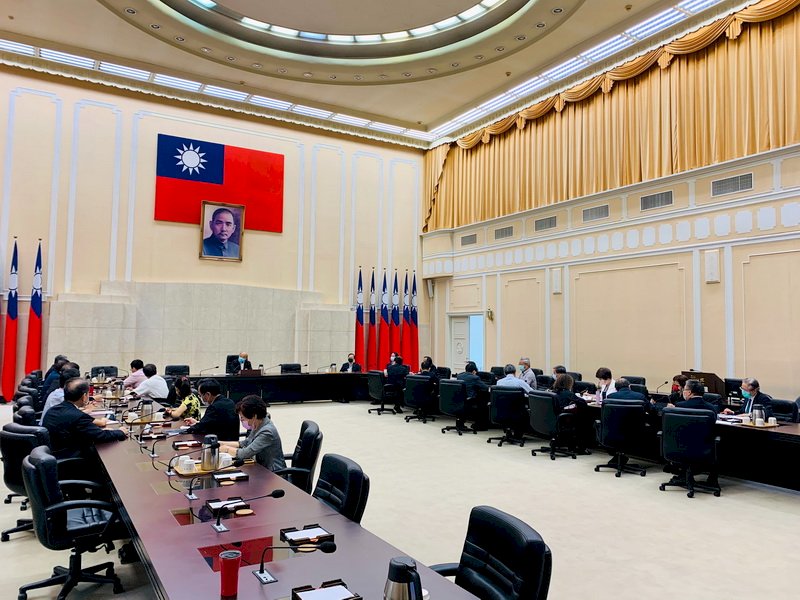 政院召開紓困會議 蘇揆：每筆錢都應花在刀口上