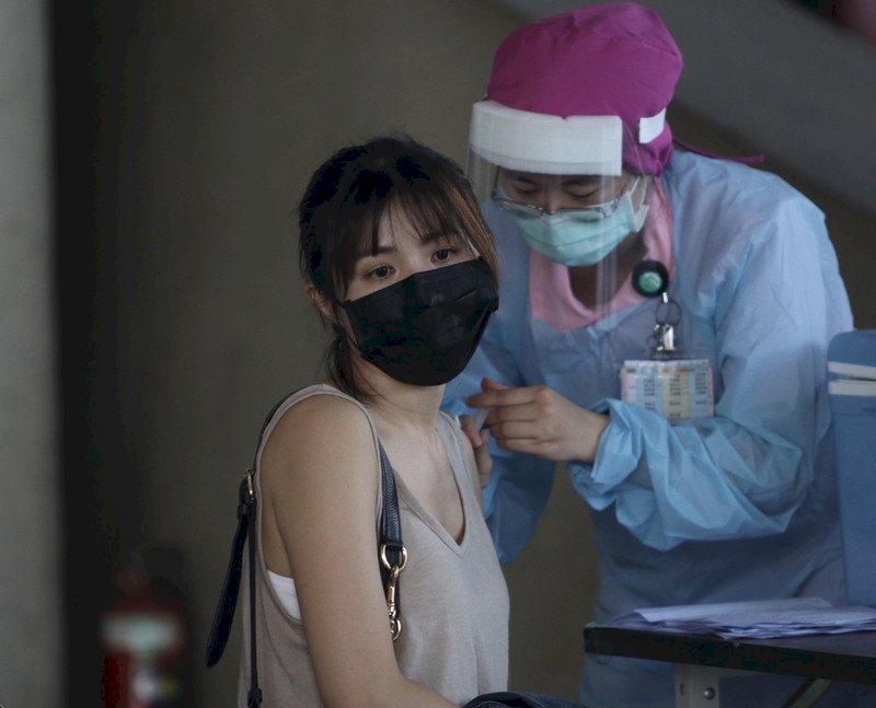 請支援打疫苗！地方部署疫苗接種站  家樂福、全聯全力配合