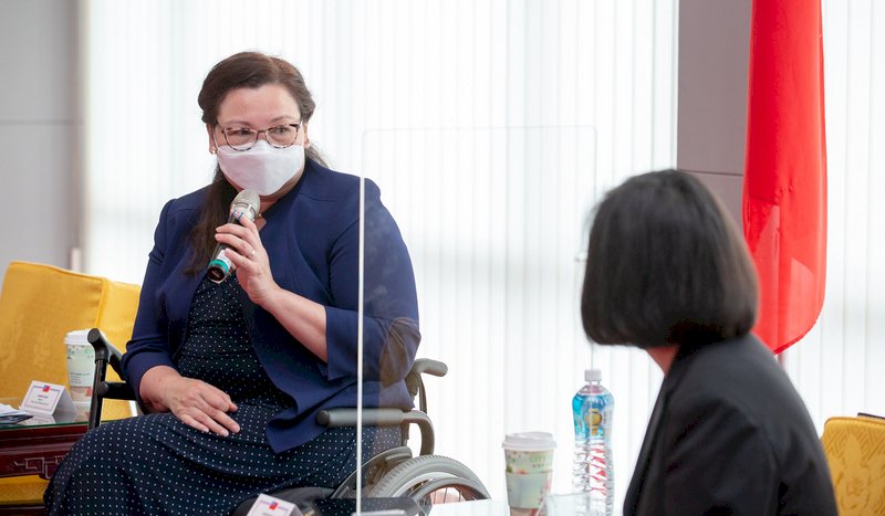 訪台參議員達克沃絲：美國不會拋棄台灣