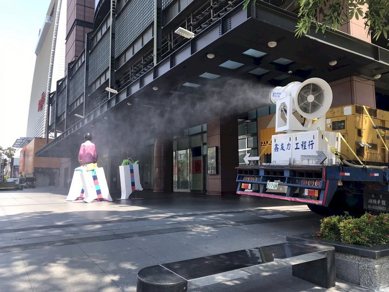 台中新光三越櫃姐確診 市府發簡訊給6800名顧客