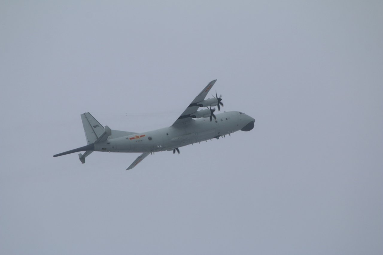 共軍運8反潛機擾台 防空飛彈追蹤監控