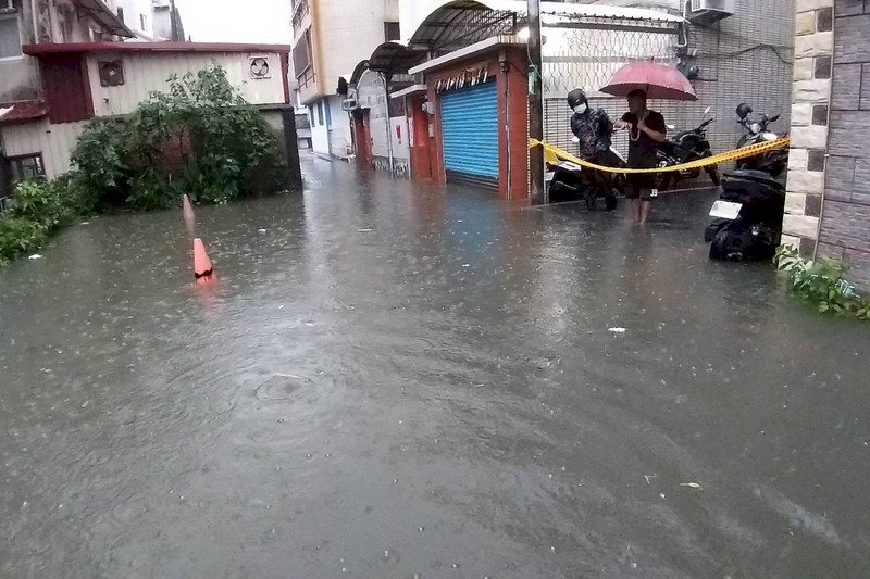 中南部今明大雨特報  未來一週梅雨鋒面到防劇烈天氣