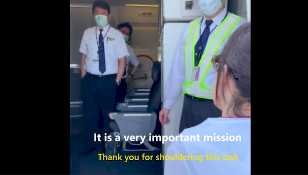 美贈台疫苗幕後運送過程曝光 蕭美琴親向機師與工作人員致謝