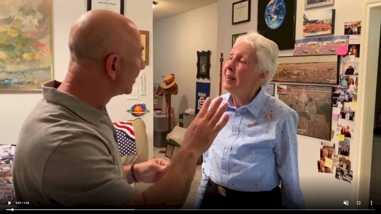 82歲美國老婦圓夢 將與貝佐斯一起上太空