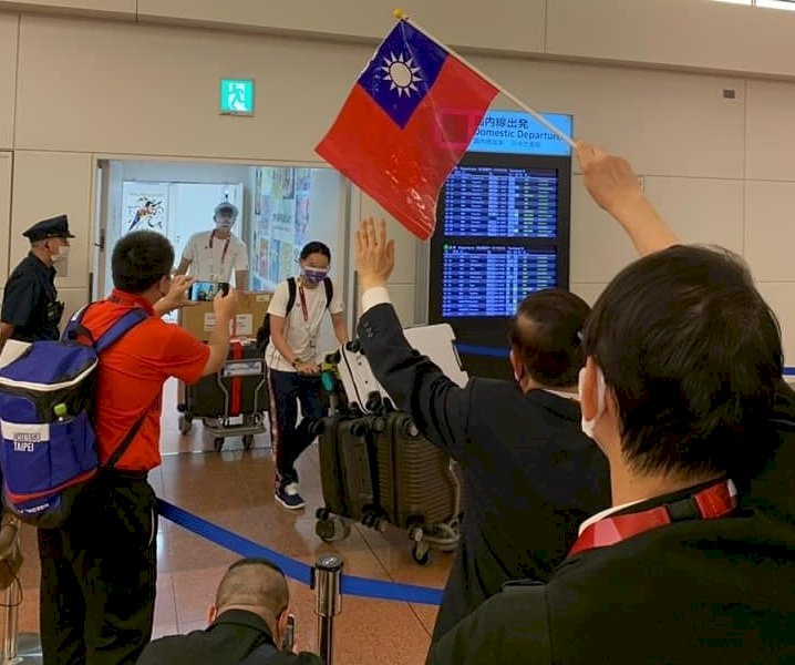奧運國手搭經濟艙惹眾怒！  謝長廷：回程應都會坐商務艙