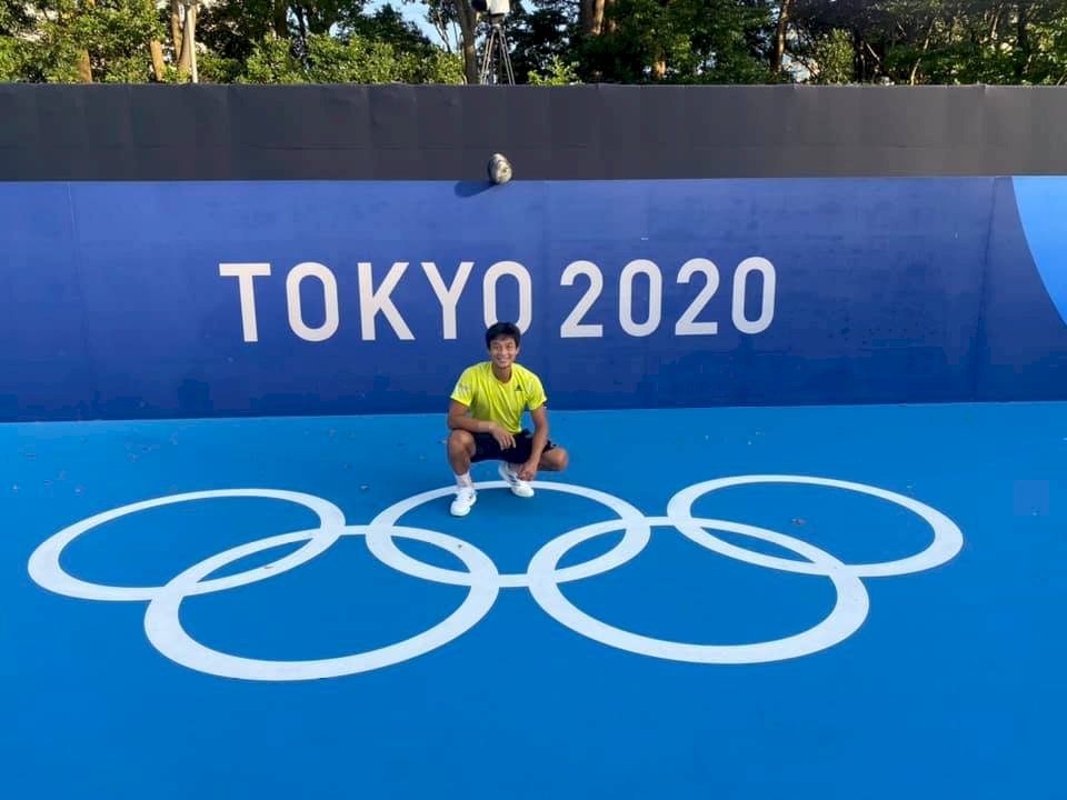 前進東奧／盧彥勳抵達東京：等得又累又餓  快要沒有耐心