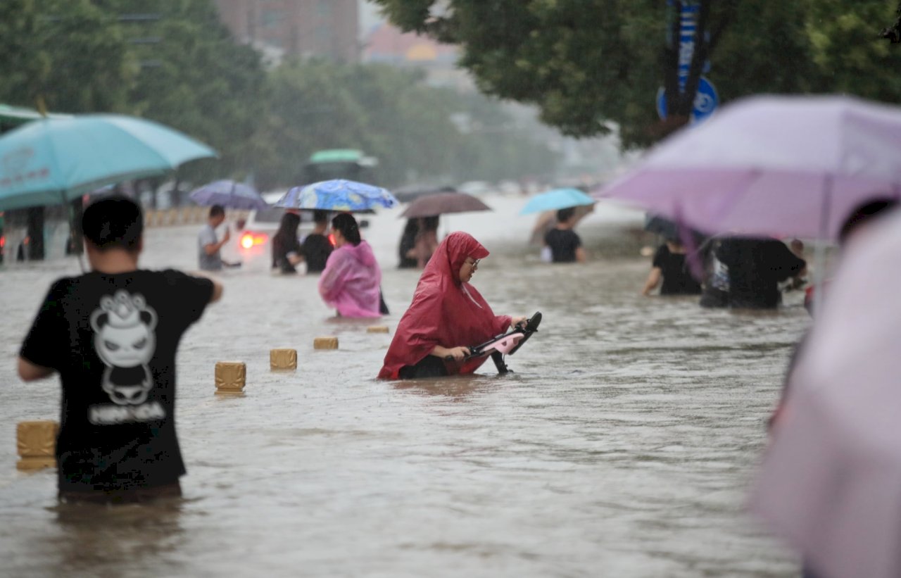 千年一遇？暴雨重創鄭州  網友要求真相