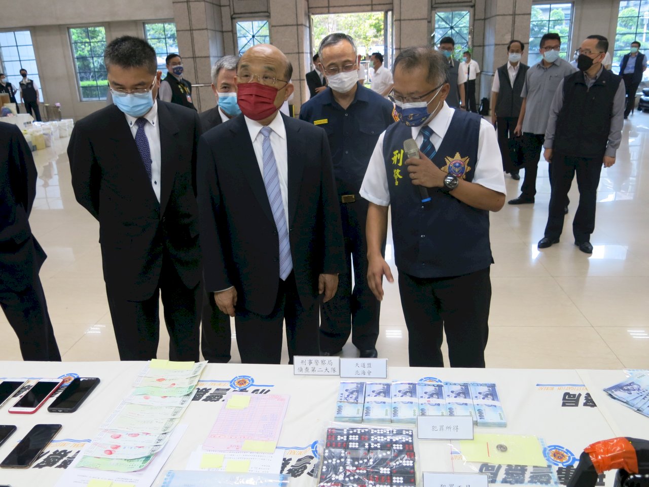 掃黑反毒成果豐 蘇揆肯定警、檢、關務齊心維護治安