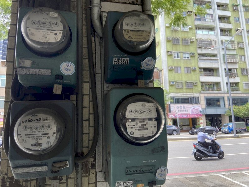 政院：維持水電油氣價格穩定 明年3月前電價凍漲