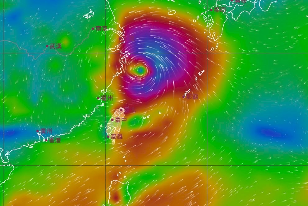 中國發多地暴雨預警 烟花襲上海機場斷航班