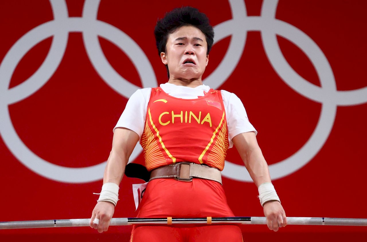 那位長了鬍子在澡堂打工的舉重女冠軍 ！中國不計代價奪金 選手沒有個人只剩國家想像