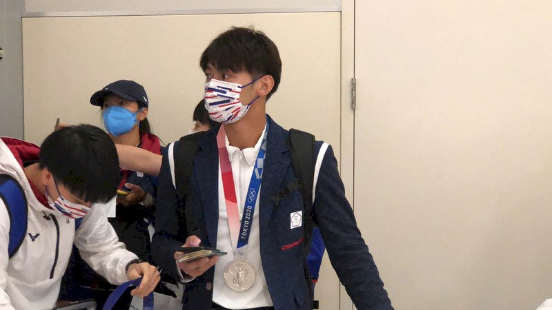 東奧代表團首批選手返台  楊勇緯與羅嘉翎成焦點
