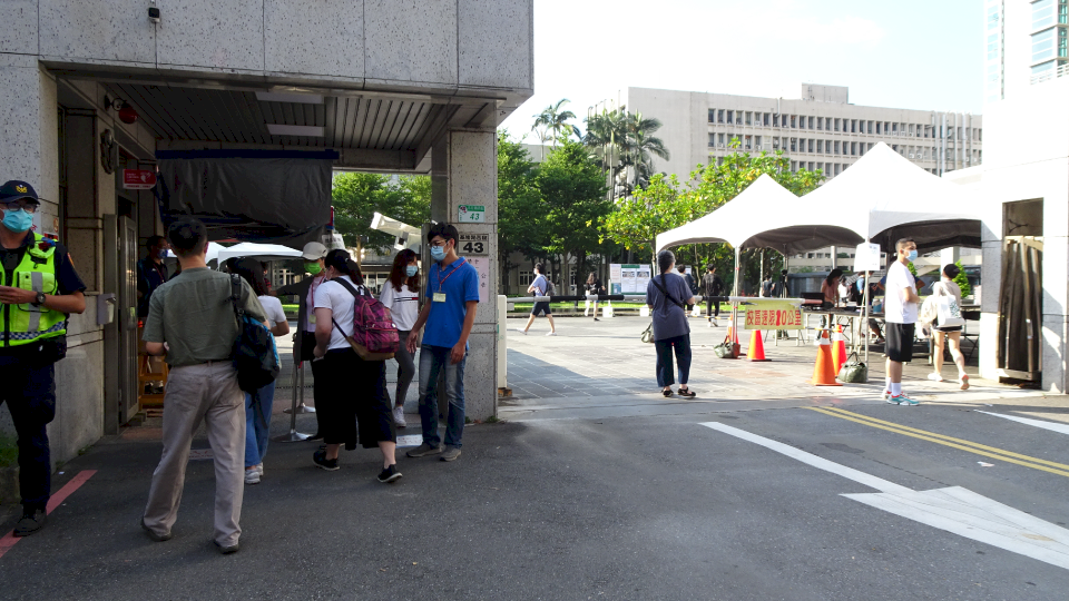 末代指考／物理試題老師說超難均標少5分 試考生覺得偏易