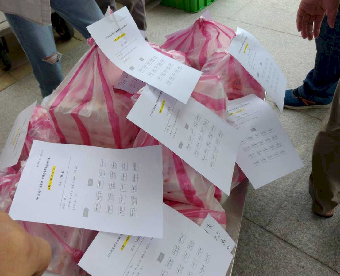 指考化學具鑑別度 試考生：非選題平易近人