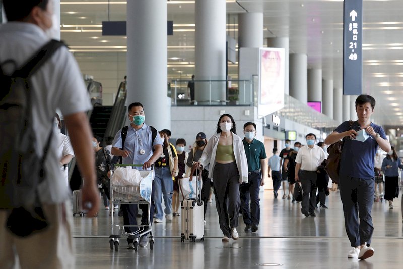 疫情再起衝擊中國航空業  前兩月虧損近千億