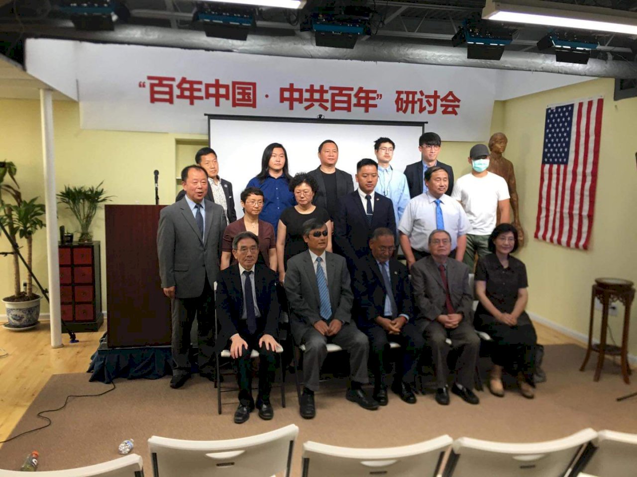 以光照亮前路─訪前青海省政協委員王瑞琴介紹《光傳媒》