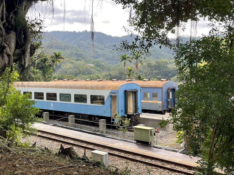 營造文創亮點！台鐵列車廂重現三義舊山線(影音)