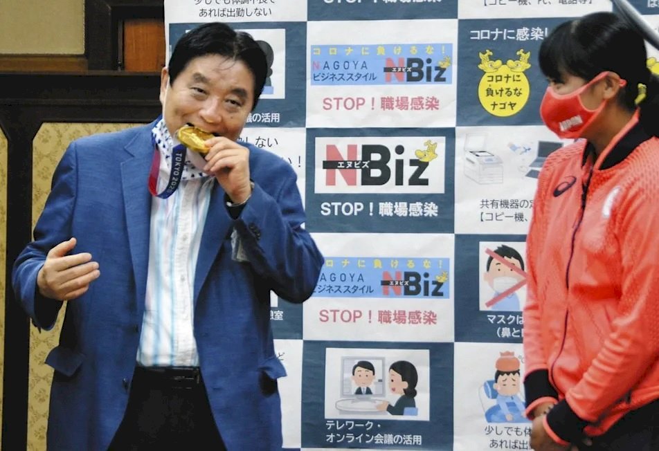 咬奧運選手金牌惹議 前名古屋市長轉戰眾院當選