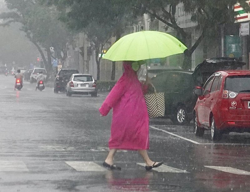 颱風璨樹總雨量預測 宜蘭山區上看700毫米最多