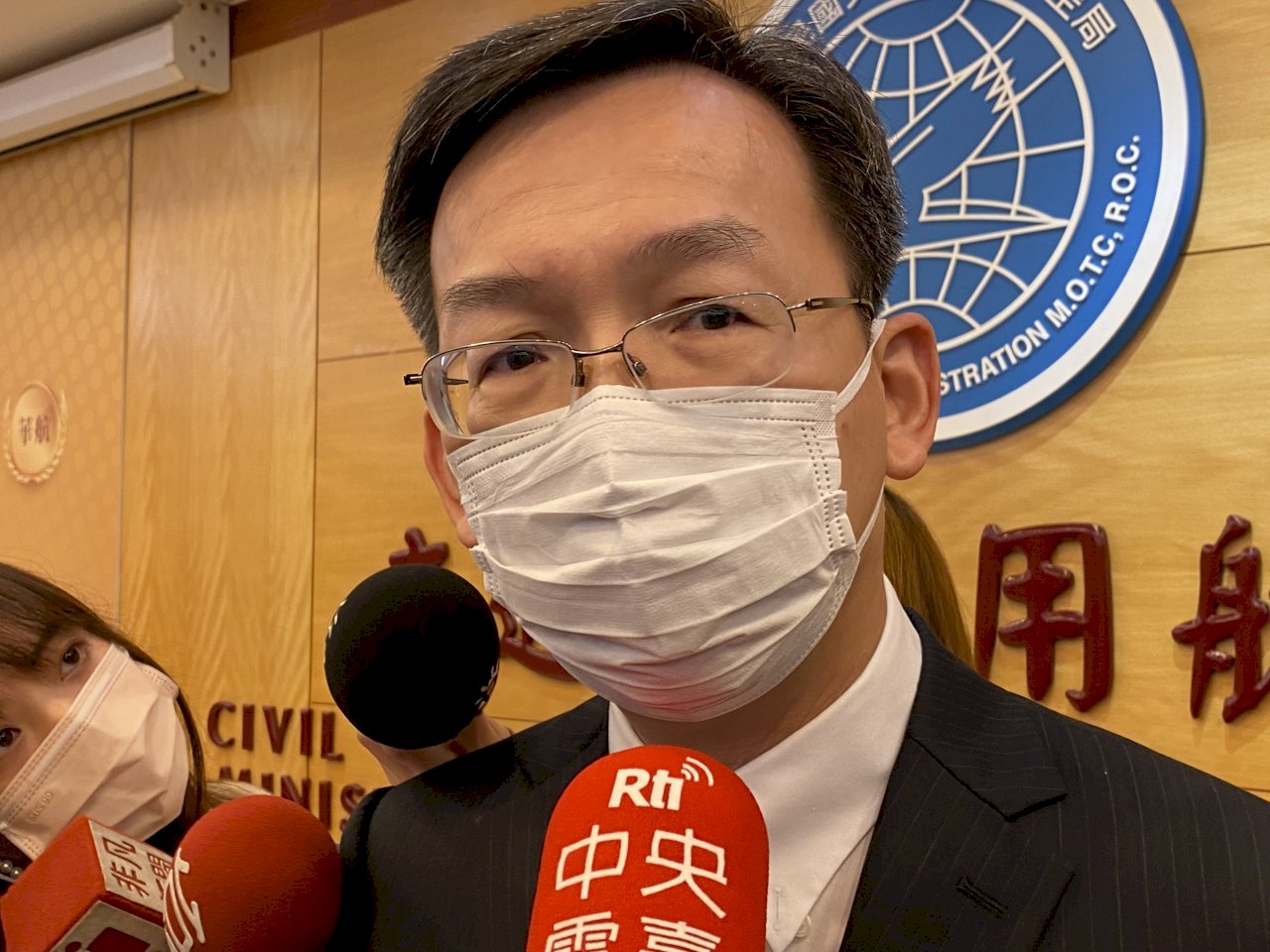 接種COVID-19公費疫苗 林國顯：航空機場人員逾6成有意願