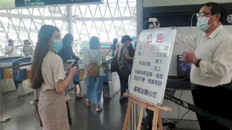 台鐵基隆段號誌故障  列車大誤點