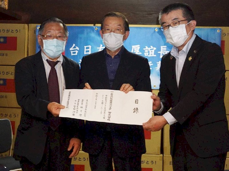 台捐日124萬片口罩 謝長廷：感念首批贈送疫苗