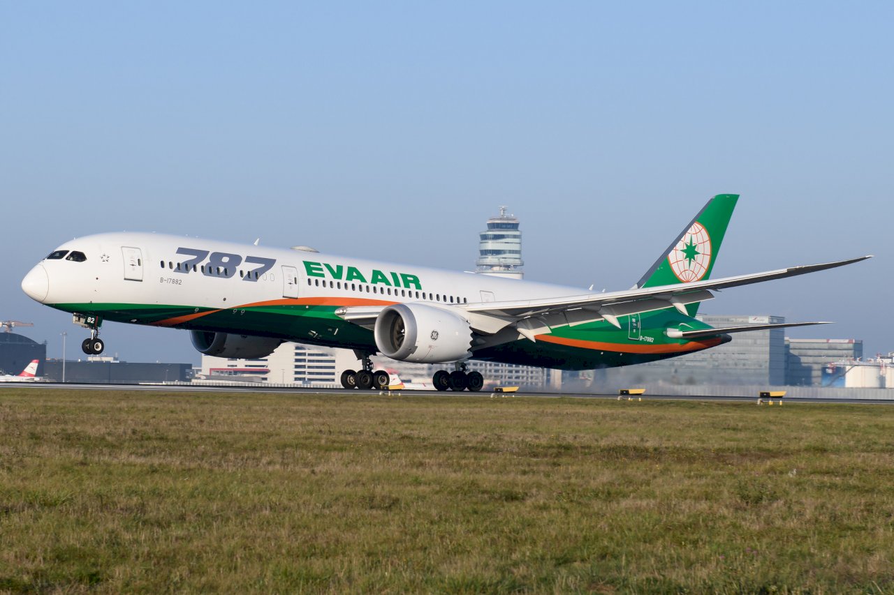 旅客脫序攻擊空服員  長榮航班轉降維也納