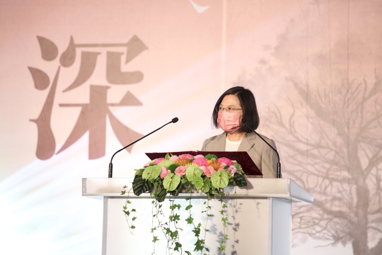 師鐸獎表揚 蔡總統：全國老師是防疫幕後英雄