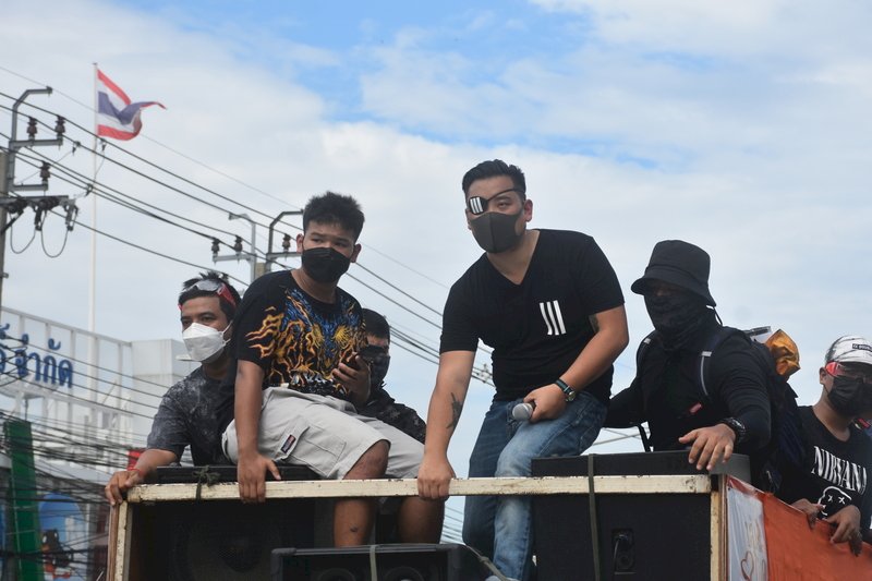 泰國富二代投身民主運動 遭打瞎右眼仍持續發聲
