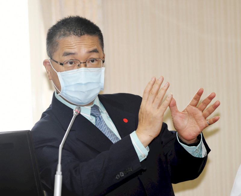 新竹消防員掃風沙 徐國勇：尊重地方自治 持續消防專業化