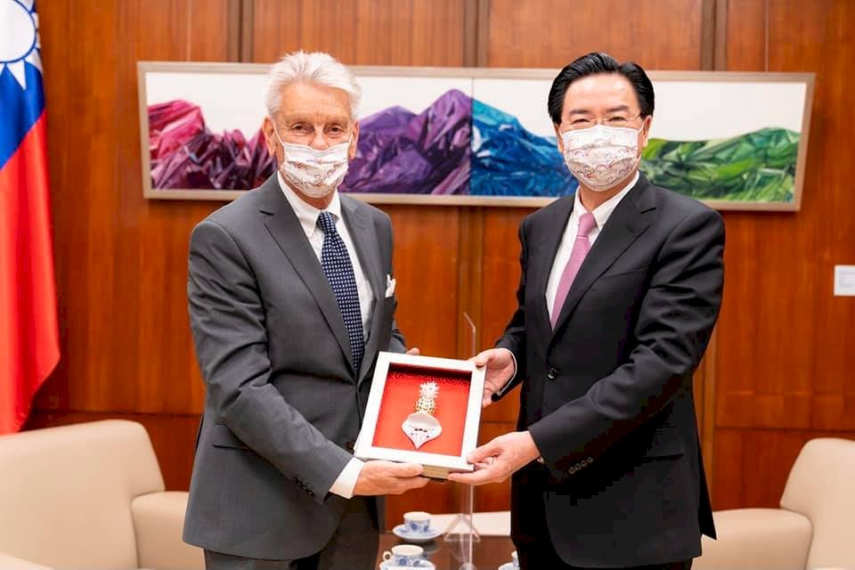 李察訪台 吳釗燮：互助情誼不受蠻橫威脅而退讓