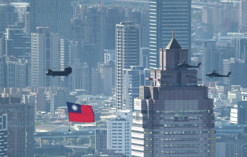 總統府國慶光雕秀正式登場！紀念文協百年 致敬東京奧運英雄