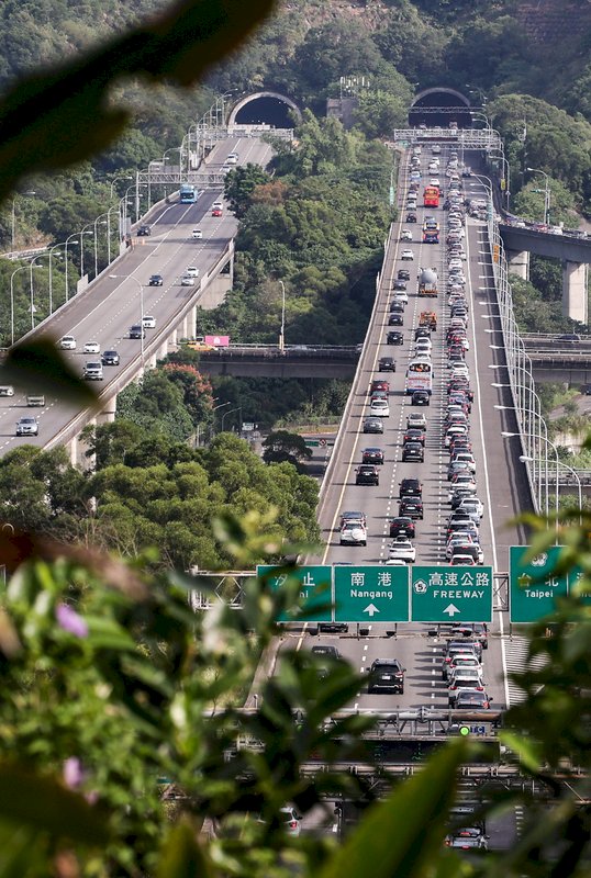 小年夜國道5路段易塞車  南向建議下午出發