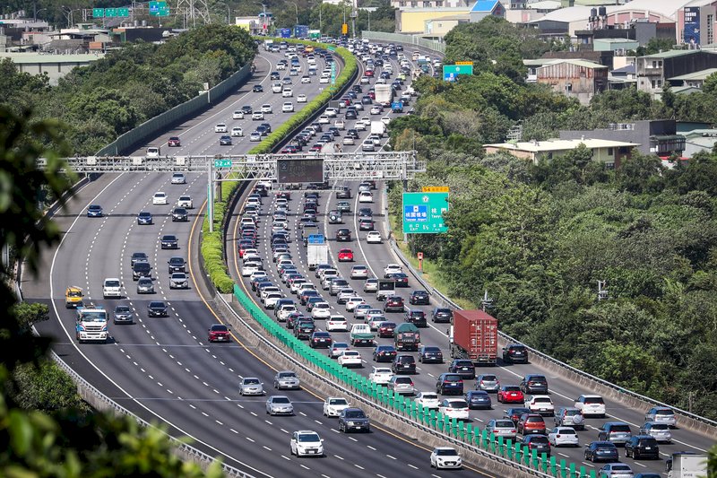 國慶連假首日 國道早上部分路段壅塞