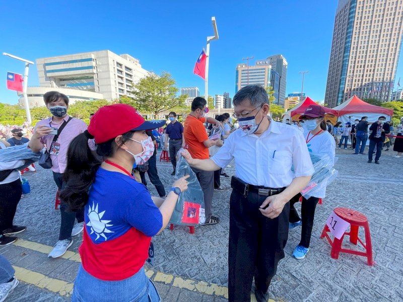 北市嗡嗡包線上線下混合發送 民眾搶第1喊幸運