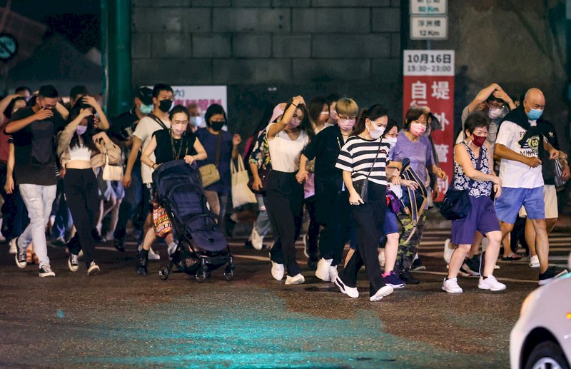 輕颱圓規逼近  氣象局今晚20：30發海警