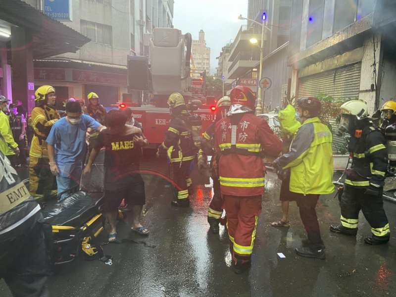 高雄城中城大樓火災 蘇揆致電陳其邁提供協助