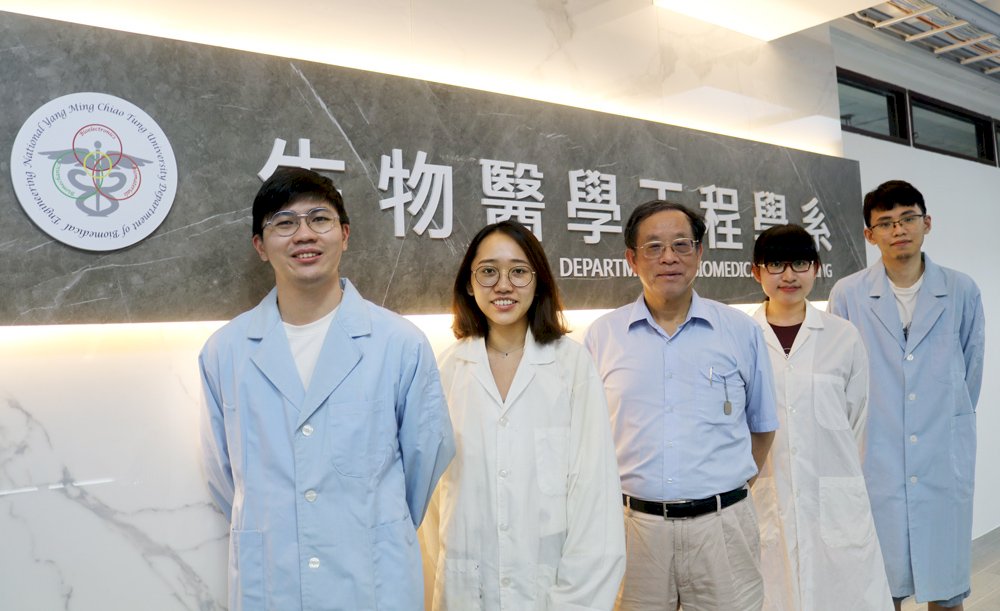 可加速傷口癒合 陽明交大發表用蠶絲做的藥物貼片