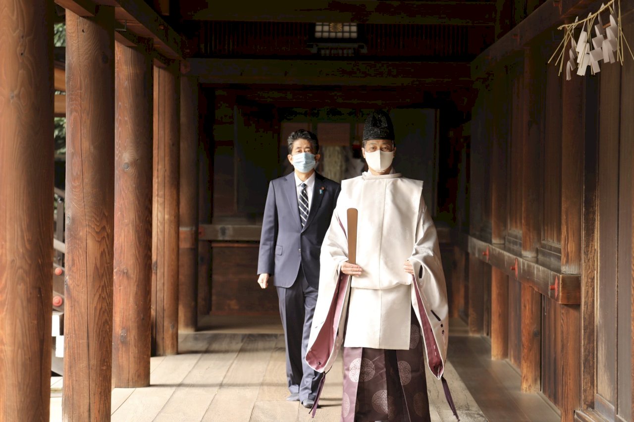 安倍參拜靖國神社 日相岸田原則上不參拜