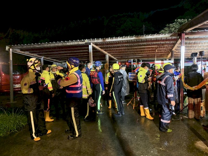 虎豹潭落水6人失聯 漏夜設攔截點擴大搜救範圍