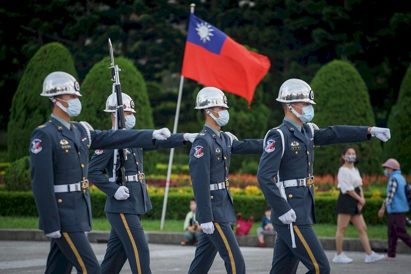 調薪4%創25年新高 蘇揆：對軍公教付出點滴在心頭