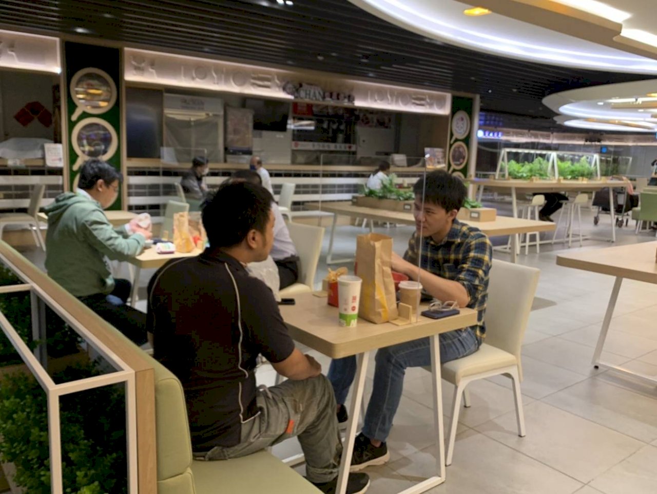 桃機今起開放出境餐飲內用 但業者僅剩3成還在苦撐