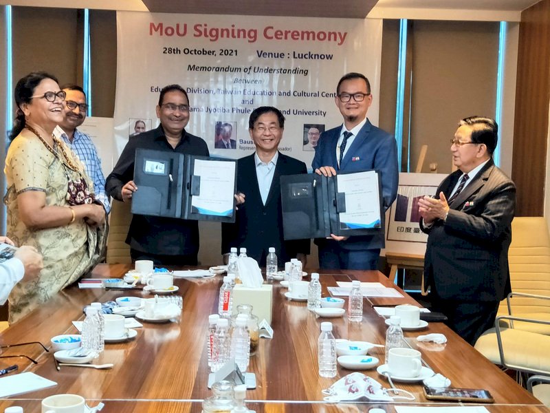 駐印處與印度「超級」學府簽備忘錄  設台教中心