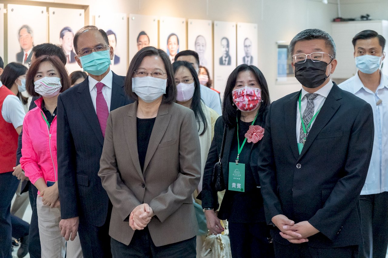 出席民主時刻館啟用 總統盼為台灣持續開創重要民主時刻