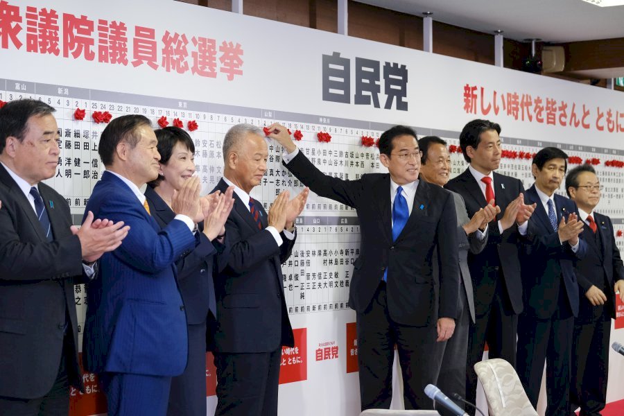 岸田文雄守住執政黨優勢 自民黨取得單獨過半席次